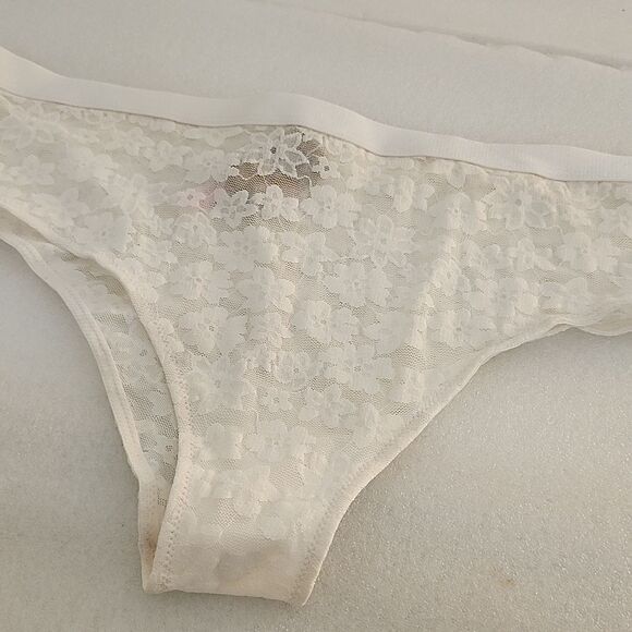VICTORIA'S SECRET PINK Lacy Panty Bundle White Cheekster + Maroon Thong Large - Picture 3 of 11